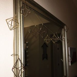 HANGING PRISM DECOR